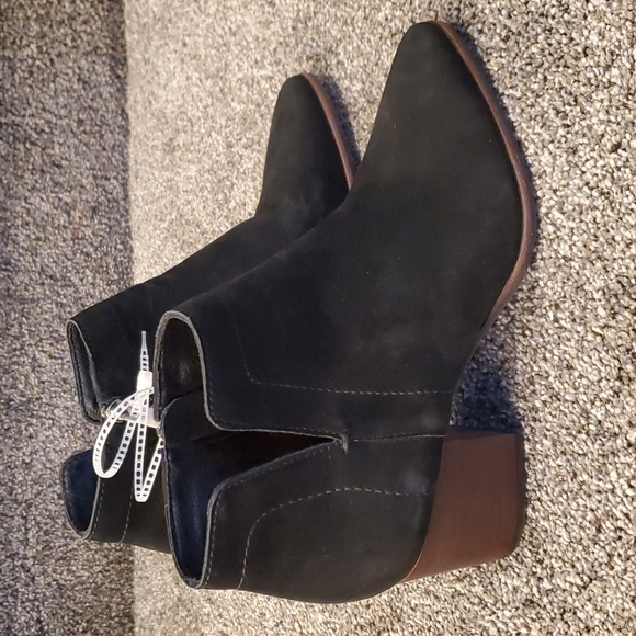 NEW Lucky Brand Jeisa boots block heels shoes Suede - Picture 3 of 10